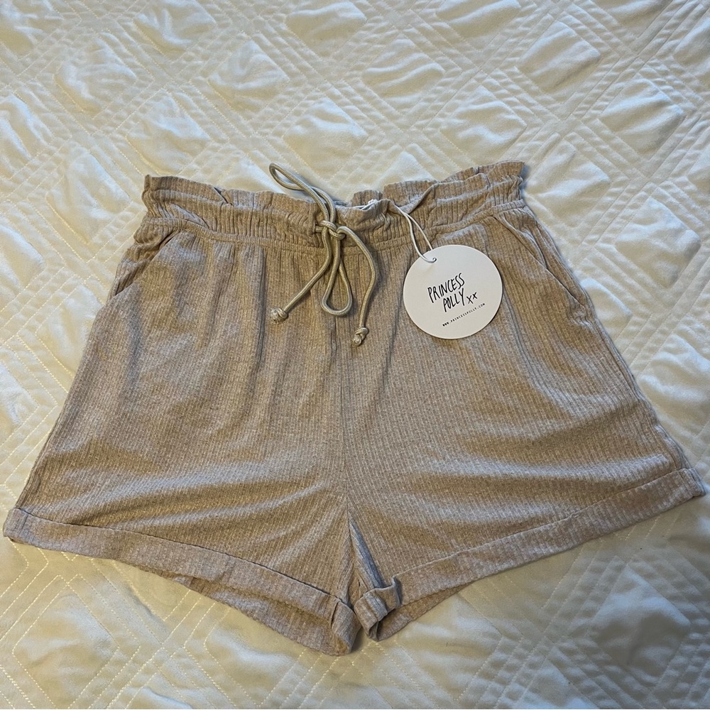 Princess Polly Shorts - Picture 2 of 4